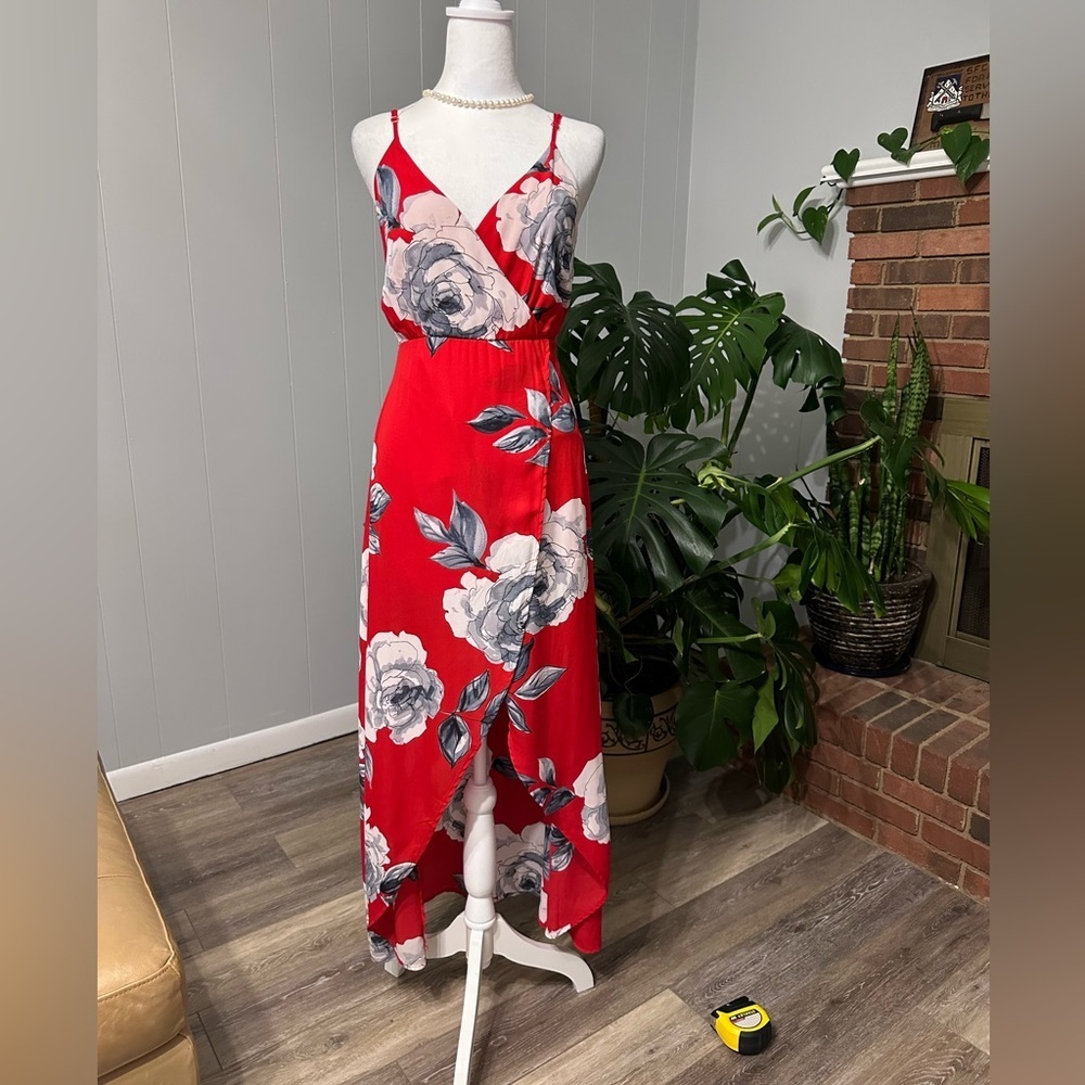 🛍️Blashe  floral open front strap shoulder dress excellent condition.
